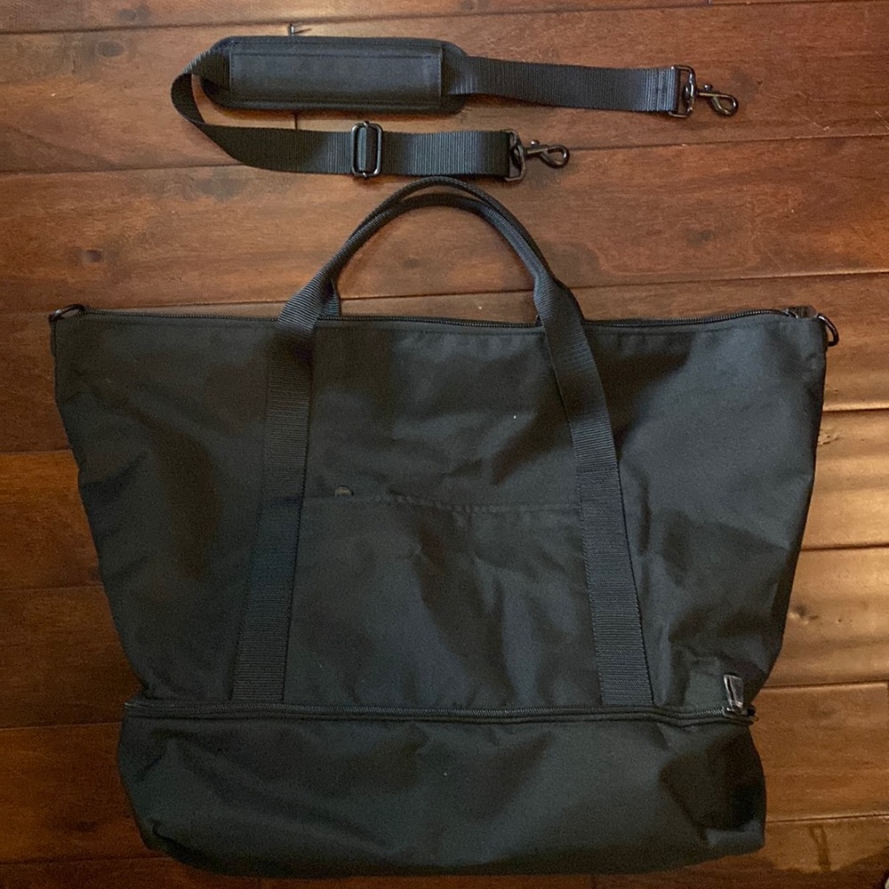 Lo & Sons Catalina Deluxe Large Women’s Weekender Bag